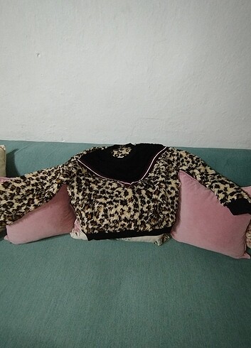 Leopar desenli kazak