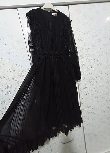 Siyah tüllü elbise 
