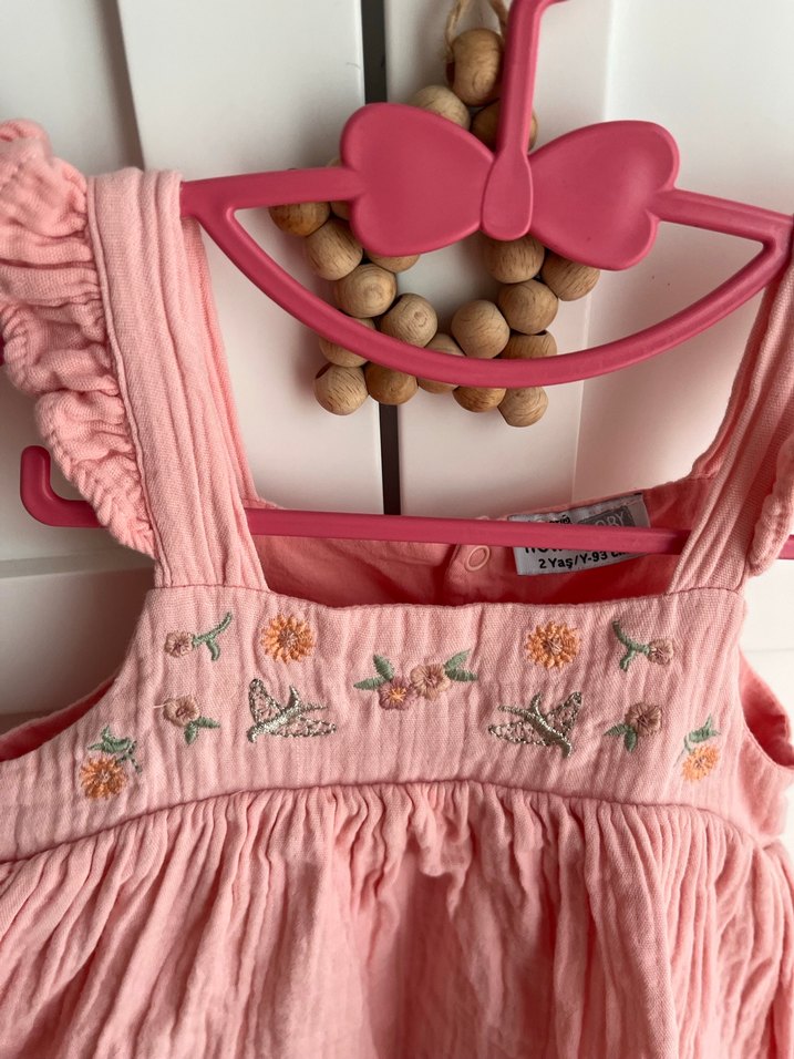 Pembe Nakışlı Kolsuz Bohem Kız Elbisesi - Görsel 2