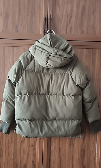 Yeşil şişme mont - Görsel 6