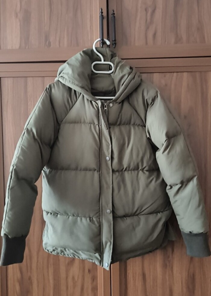 Yeşil şişme mont - Görsel 4