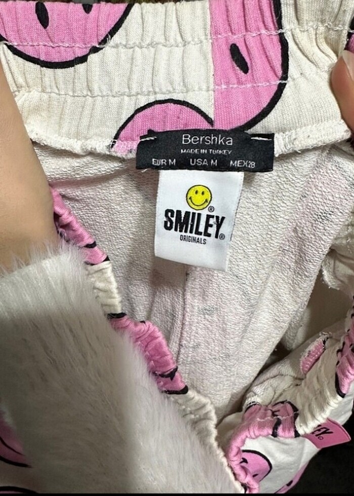 Bershka smile takım  - Görsel 2