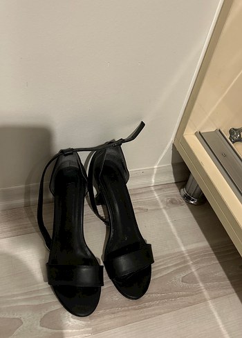 Siyah Stiletto Topuklu Kadın Akşam Ayakkabısı - Görsel 3