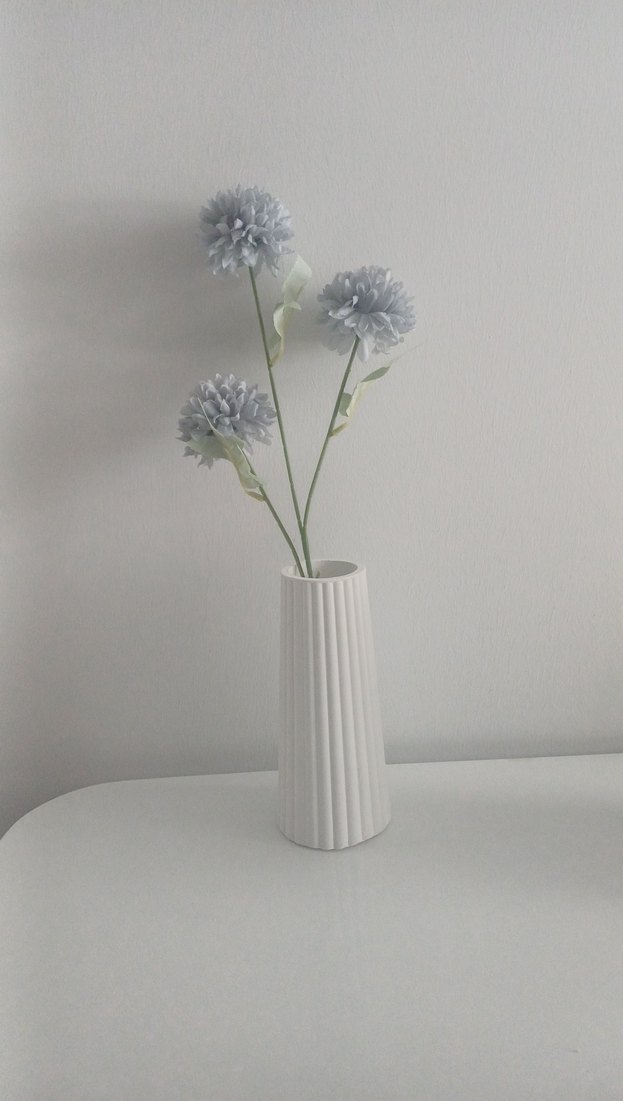 Beyaz Dikey Çizgili Seramik Vazo - Görsel 2