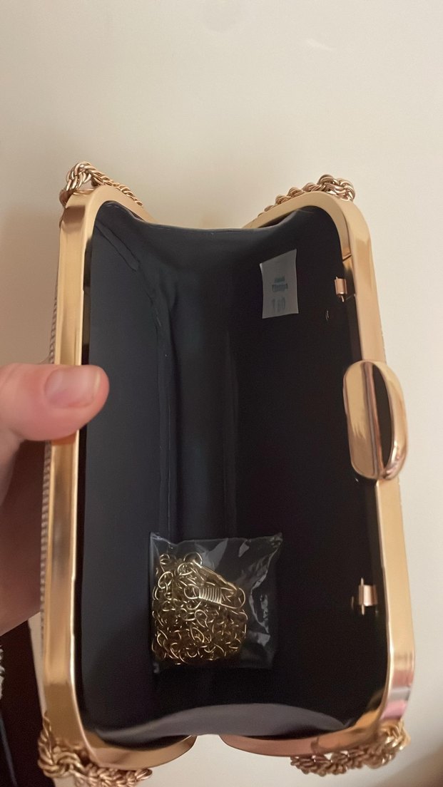 Zincir Detaylı Altın Renkli Kadın Portföy Çanta - Görsel 2