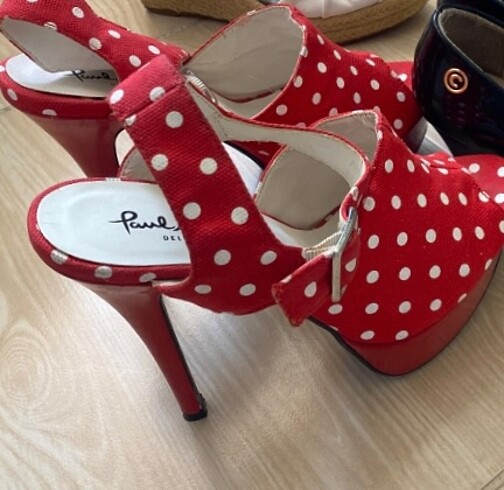 Paulmark Stiletto topuklu ayakkabı puantiyeli