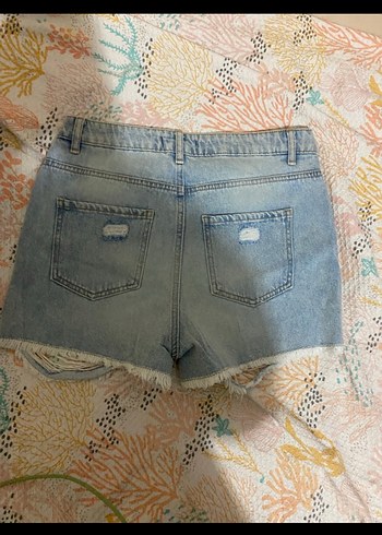 LC Waikiki Düğmeli Pastel Mavi Mini Denim Şort