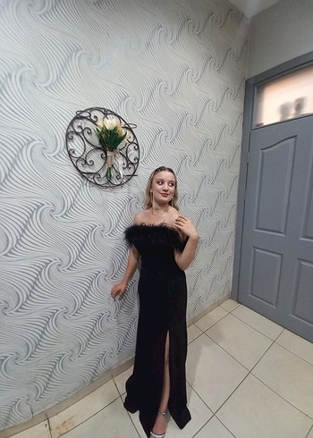 Siyah tüylü elbise