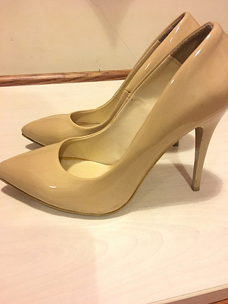 38 Beden Ten rengi stiletto 