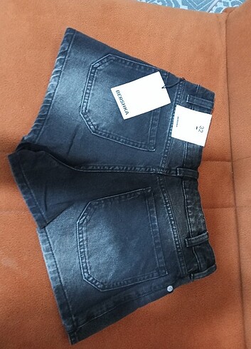 32 Beden siyah Renk Bershka mini şortlu etek