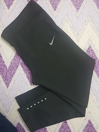 Nike Tayt
