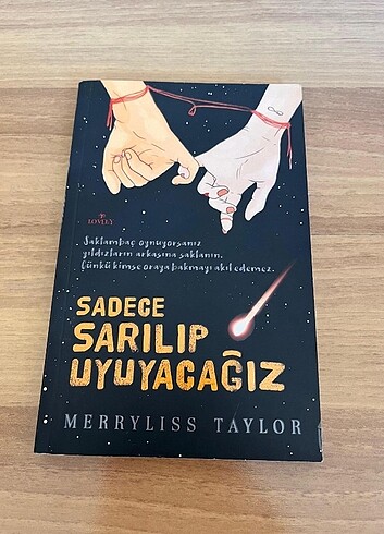Sadece Sarılıp Uyuyacağız Kitabı 