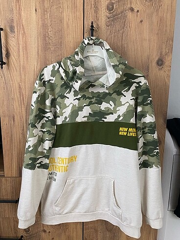 Kapşonlu sweatshirt