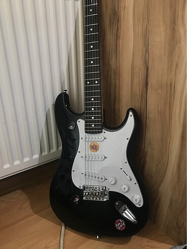 Elektro gitar Stratocaster lea