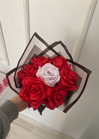 Kırmızı Beyaz Çiçekli Kadın Broş - Görsel 2