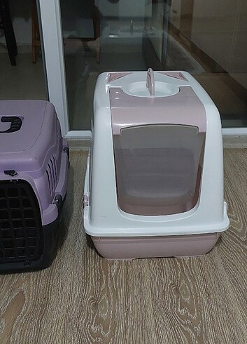 Kedi tuvaleti ve taşıma kabı