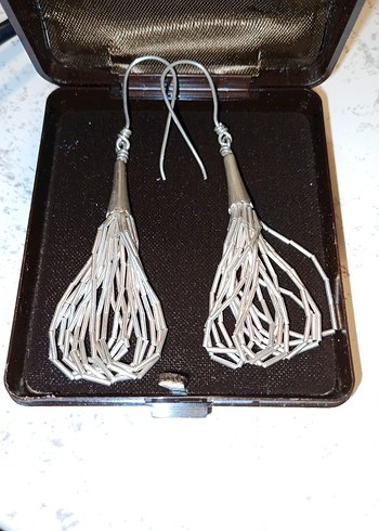 özel tasarımlı 14 sıra likit modern görünümlü gümüş küpe. - Görsel 3