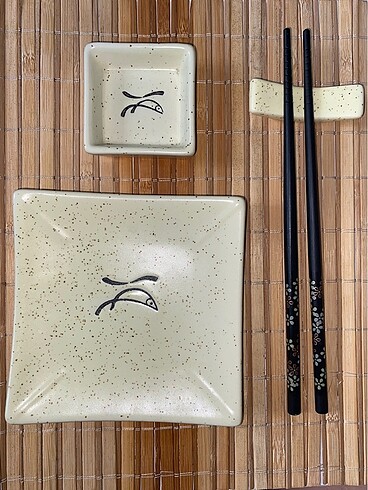 SUSHI SERVİS SETİ 2 KİŞİLİK TABAKLARI 2 BAMBU HALI 30x40 cm 2 TA