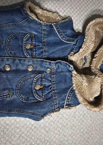 Kız Çocuk Kürklü Kapüşonlu Denim Yelek - Görsel 3