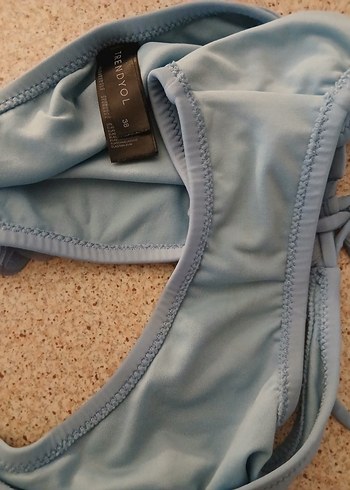 Bohem Tarzı Çiçek Desenli İpli Bikini - Görsel 4