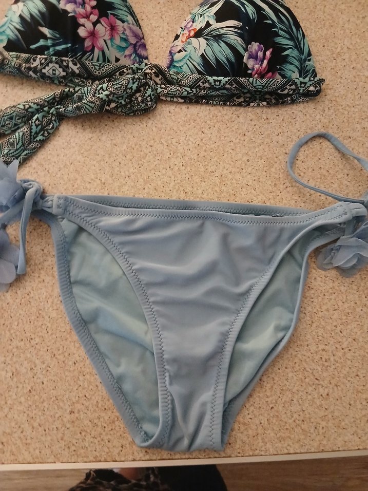 Bohem Tarzı Çiçek Desenli İpli Bikini - Görsel 3