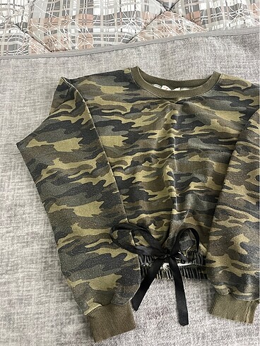 Zara Kamuflaj fiyonk modelli sweatshirt zara