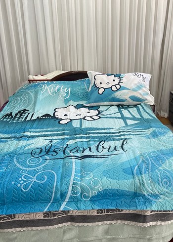 ÇİFT YÖNLÜ 4 MEVSİM Hello Kitty Yatak Örtüsü - Görsel 2