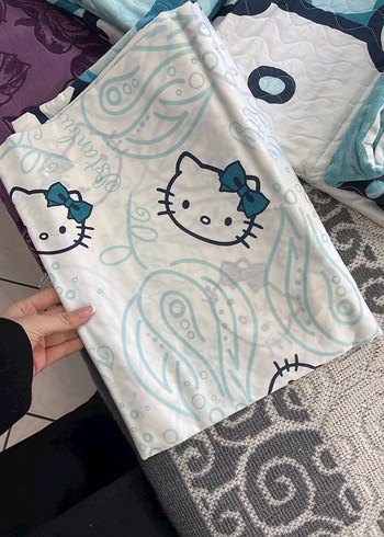 ÇİFT YÖNLÜ 4 MEVSİM Hello Kitty Yatak Örtüsü - Görsel 6