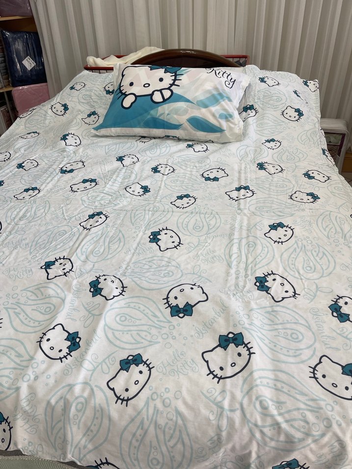 ÇİFT YÖNLÜ 4 MEVSİM Hello Kitty Yatak Örtüsü - Görsel 5