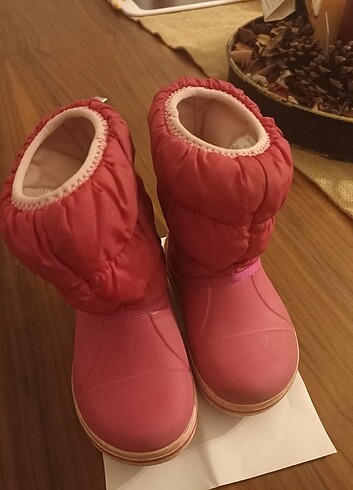 Crocs Crocs bot