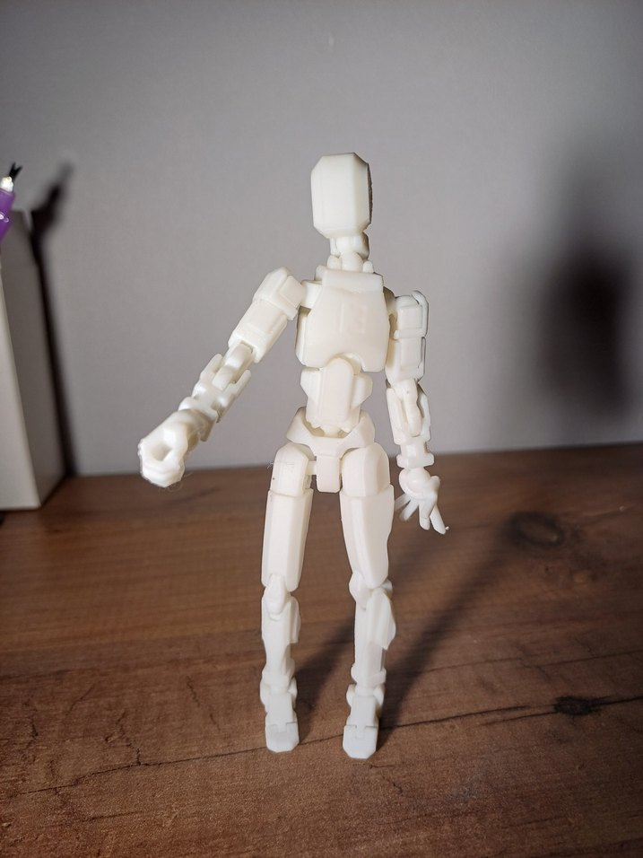 Beyaz Hareketli Aksiyon Figürü - Görsel 2