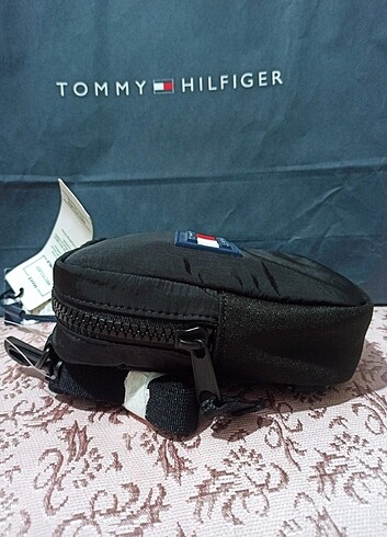  Beden Tommy Hilfiger omuz çantası 