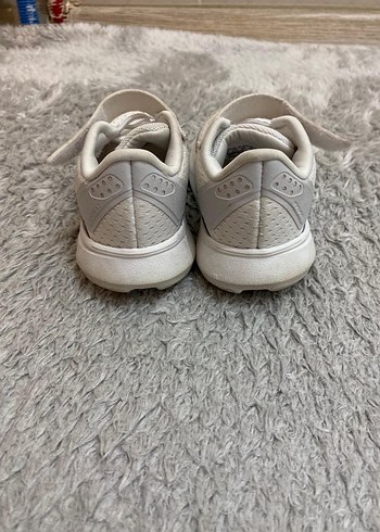 Yenilikçi Beyaz Erkek Çocuk Spor Ayakkabı - Görsel 3