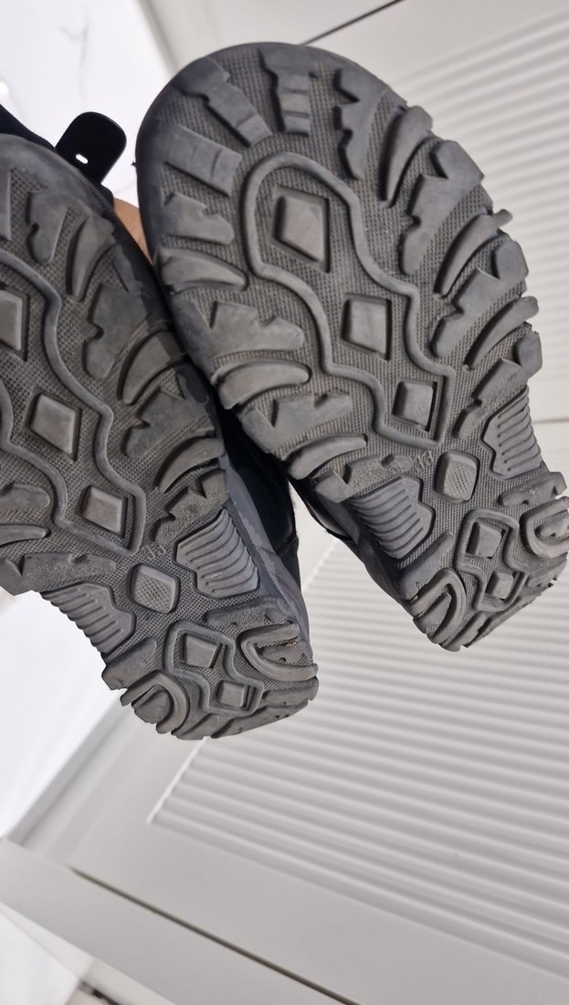 Erkek Çocuk Siyah Cırtlı Kauçuk Bot kislik - Görsel 4