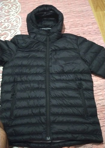 Siyah Kapüşonlu Fermuarlı Erkek Mont