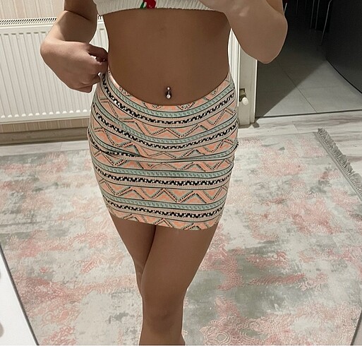 Bershka desenli mini etek
