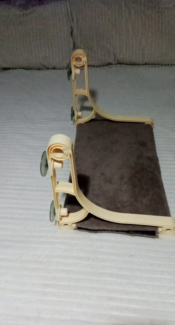 Bej ve Gri Kedi Pencere Yatağı - Görsel 3