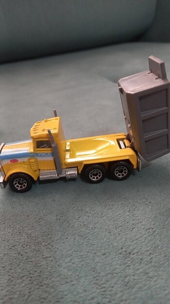  Beden Renk #matchbox #peterbilt #dumptrunk