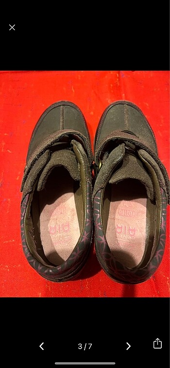 28 Beden Clarks marka kız çocuk ayakkabısı