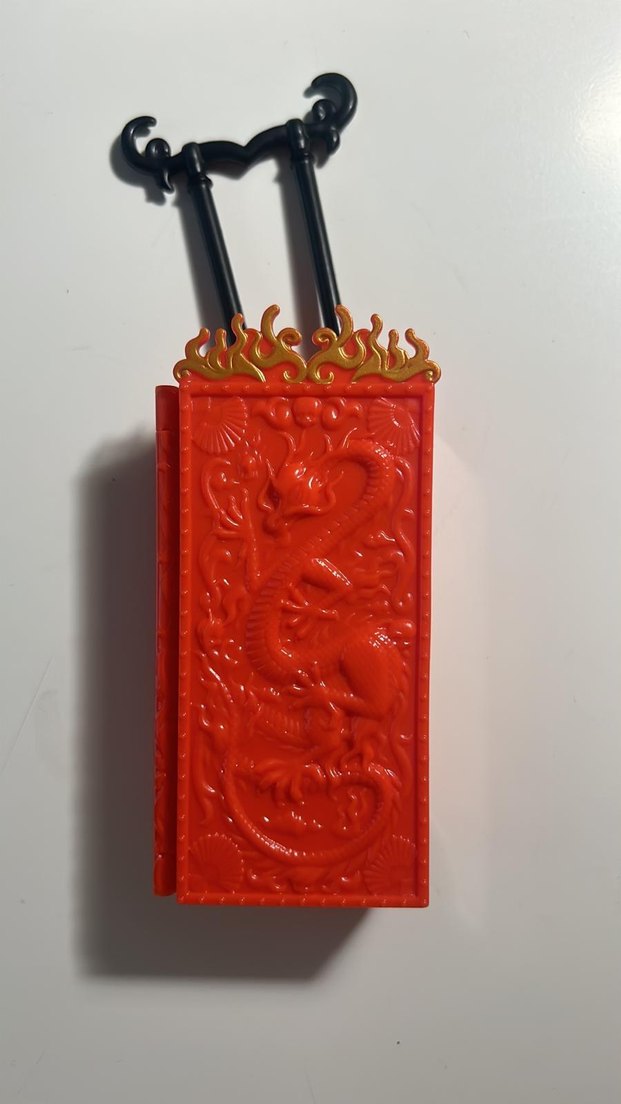 Uzun Altın Soyut Desenli Küpe - Görsel 2