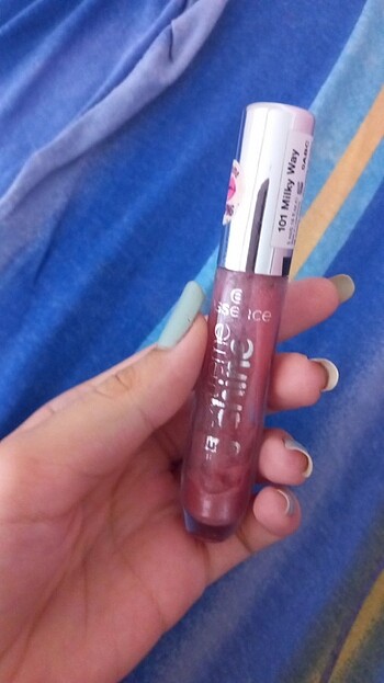 Dudak dolgunlastiran simli gloss