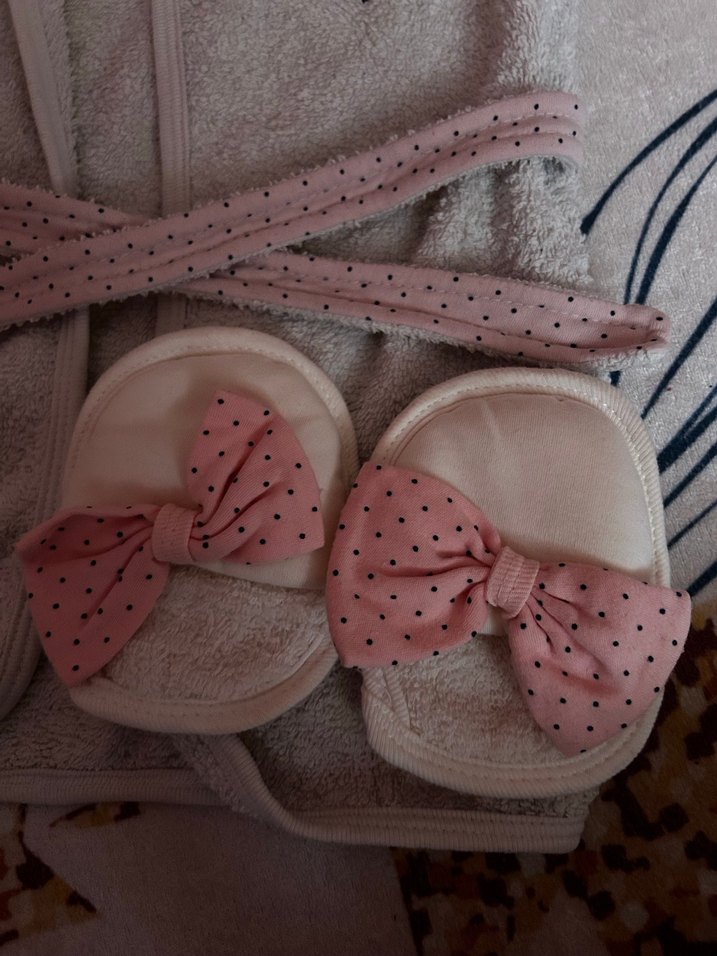 Kız Çocuk Pembe Örgü Bornoz ve Terlik Seti - Görsel 2