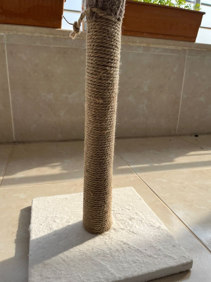 Beyaz kaideli gri kedi tırmalama direği - Görsel 2