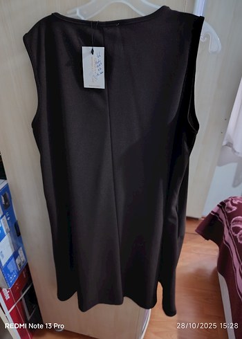 Drapeli Siyah Midi Kolsuz Elbise - Görsel 6