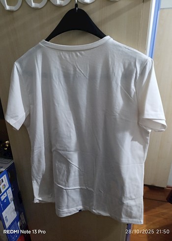 Renkli Baskılı Sokak Tarzı Beyaz Kedi Tişörtü - Görsel 3