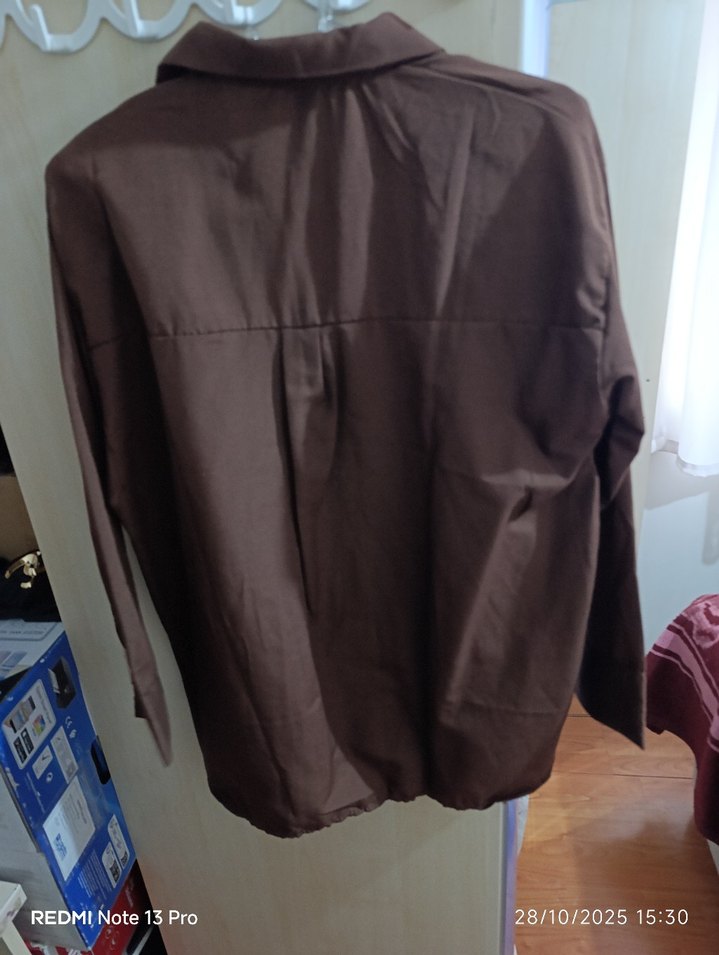 Kahverengi Düğmeli Uzun Kollu Keten Gömlek - Görsel 3