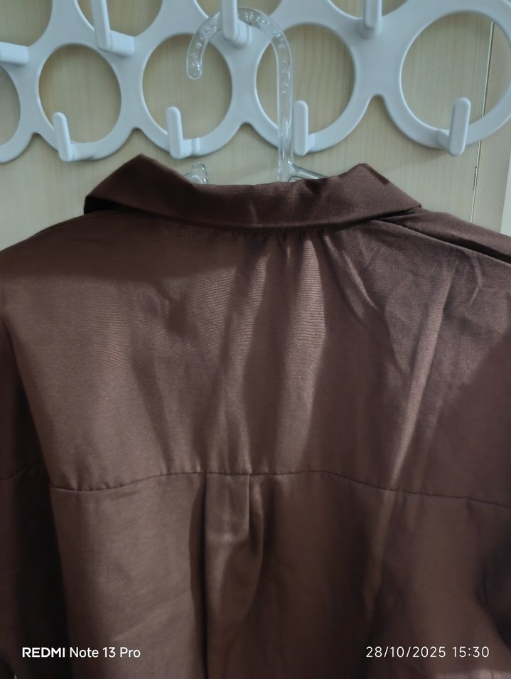 Kahverengi Düğmeli Uzun Kollu Keten Gömlek - Görsel 2