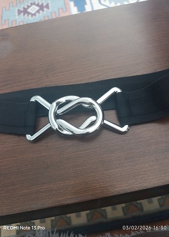 Parlak Siyah Metal Tokalı Kadın Kemer - Görsel 5