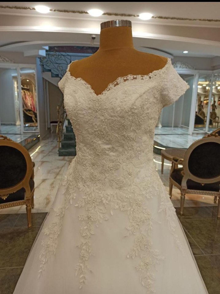 V Yakalı A Kesim Beyaz Gelinlik - Görsel 5