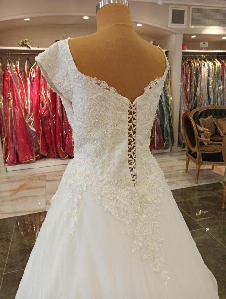 V Yakalı A Kesim Beyaz Gelinlik - Görsel 4